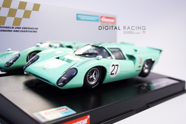 Carrera Digital 124 Lola T70 MKIIIb No.27