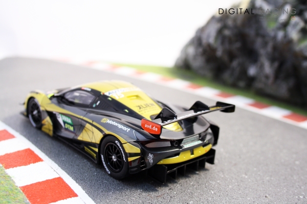 Carrera Digital 132 McLaren 720S GT3 JP-Motorsport No.15, DTM