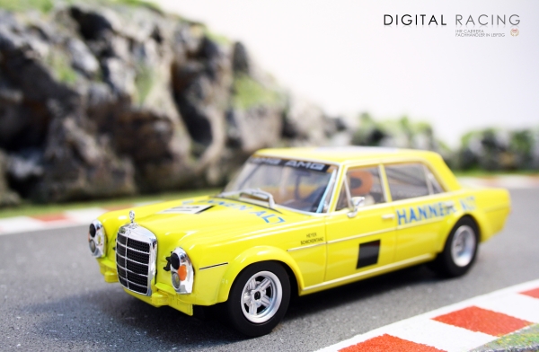 Carrera Digital 132 Mercedes 300 SEL 6.3 AMG 