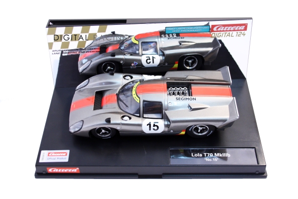 Carrera Digital 124 Lola T70 MKIIIb No.15