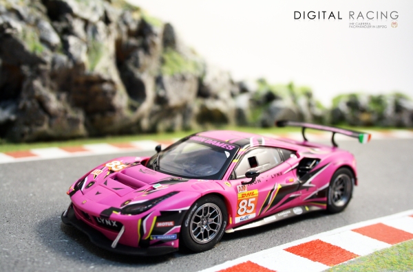 Carrera Digital 132 Ferrari 488 GT3 Iron Dames No.85“