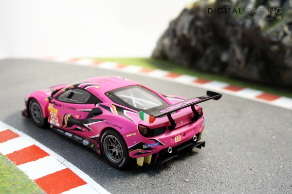 Carrera Digital 132 Ferrari 488 GT3 Iron Dames No.85“