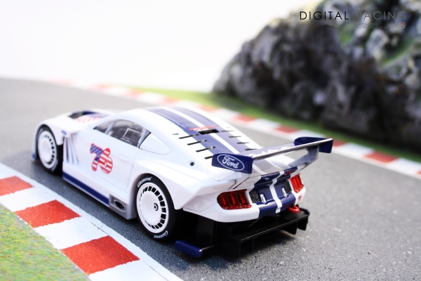 Carrera Digital 132 Ford Mustang GTY &quote;No.76&quote;