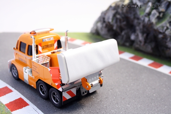 Carrera Digital 132 Track Cleaning Truck