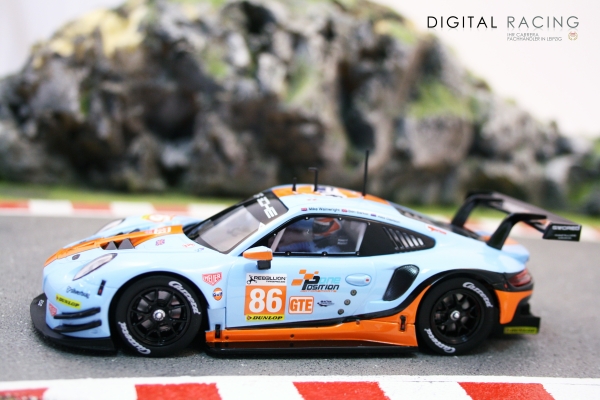 Carrera Digital 132 Porsche 911 RSR &quote;Gulf Racing No.86&quote; Silverstone 2018