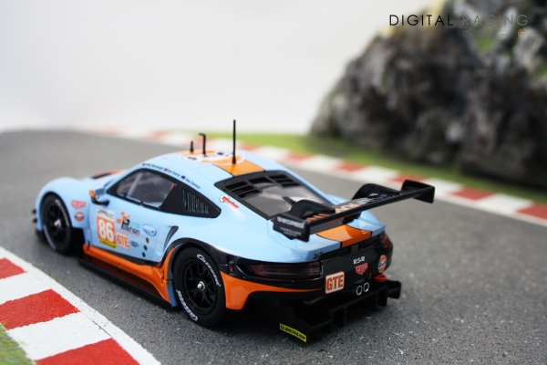 Carrera Digital 132 Porsche 911 RSR &quote;Gulf Racing No.86&quote; Silverstone 2018