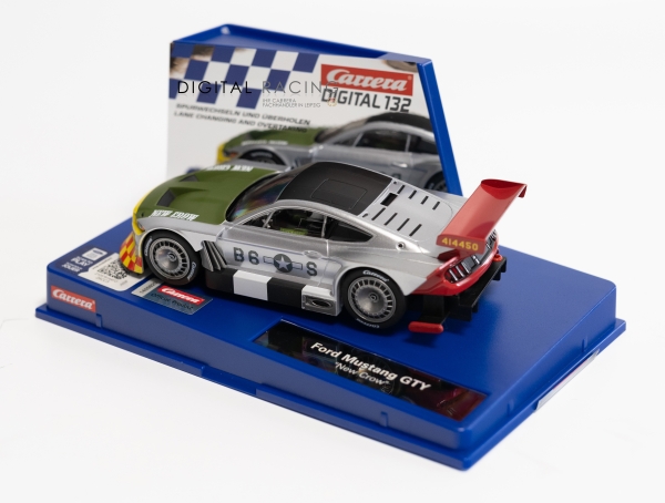 Carrera Digital 132 Ford Mustang GTY &quote;New Crow&quote;
