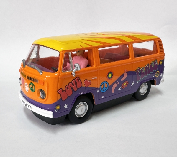 Carrera Evolution VW Bus T2b &quote;Peace and Love&quote;