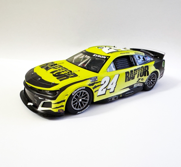 Carrera 1:32 NASCAR Camaro NextGen ZL1 Deko / Standmodell