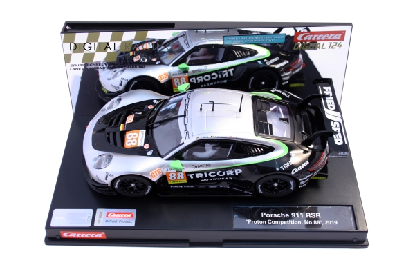 Carrera Digital 124 Porsche 911 RSR "Proton Competition No.88"