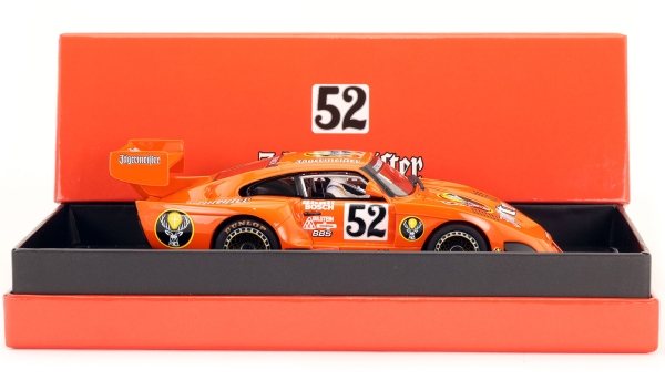 Avant Slot 935K5 No. 52 Collector's Edition in Resin-Ausführung