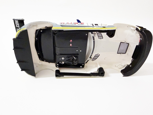 Scaleauto 1:24 Mercedes SLS AMG GT3 ROWE No.15 - Karosserie