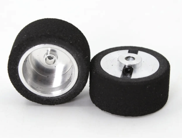BRM 1:24 Kompletträder (Moosgummi) Gruppe 2 / 2 Stück